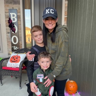 profe_harrison's profile picture. Mom 👦🏼👦🏼 and educator 👩🏻‍💻