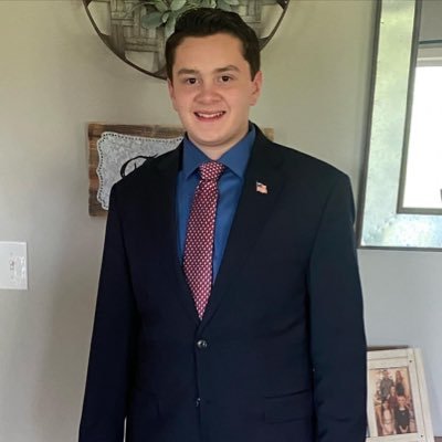 ❗️- 17 Years Old 🏡 - Ohio, 📍- Aspiring Lawyer 👀 - Supports Common Sense