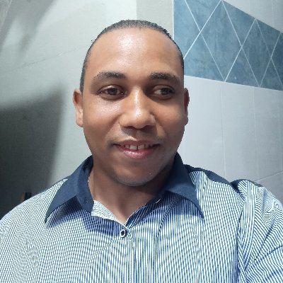 Soy alegre divertido sencillo integro sincero respetuoso y todo un caballero