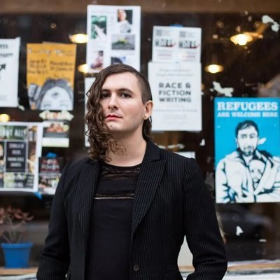 💻 Director @fightfortheftr 🎸#SpotifyIsSurveillance out @GetBetterRecs x @DonGiovanniRecs 💅 she/they, opinions mine. 
🐘 https://t.co/R6N5dN1Co7