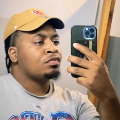 DiggityDZ's profile picture. this is photoshopped.