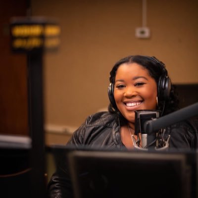 radio girl. I talk culture & politics. Skegee + Syracuse grad 🩷💚 prev. : @npr @aldotcom @957JAMZ seen: @bossipofficial @madamenoir @hollywoodunlocked