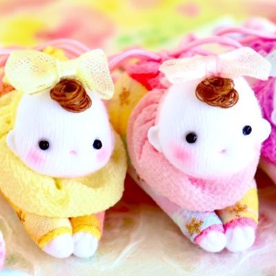 shukou_u's profile picture. つまみ細工や柳川さげもん、ワイヤーアクセサリーなどを作っています
柳川市で習字教室も開いています
元歯科技工士です
賞状筆耕
命名書
さげもん(さげ飾り)
つまみ細工かんざし
つまみ細工羽子板
ワイヤーアクセサリー　など
ご依頼があれば色合いなどお伺いしてオーダーメイドで制作いたします　　
symbol決済対応