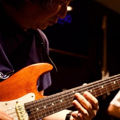 ギタリストです。赤坂でジャズクラブ:Virtuoso akasakaを運営。