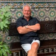Dol op Nerja in Zuid Spanje
wil een Nederland vóór Nederlanders
anti LINKS stukjes schrijvende