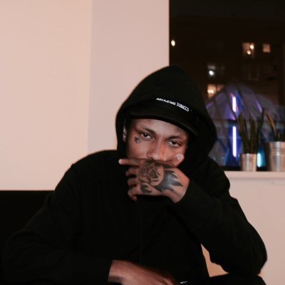 YYorel's profile picture. 