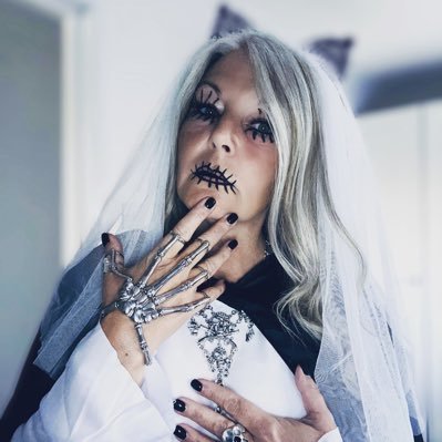 ltlchatterbox's profile picture. 