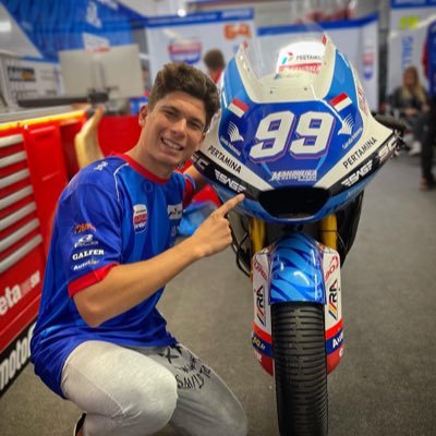 Piloto del Campeonato de Europa de Moto2. Campeón de la Red Bull MotoGP Rookies Cup y subcampeón del Mundial Junior de Moto3 #TATAY99 🏁