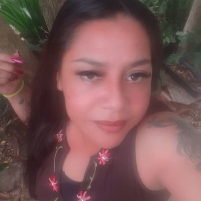 Equerdista, mãe, veterinária e apaixonada pela vida.
Uma coisa boa da música, quando ela bate em você, você não sente dor.