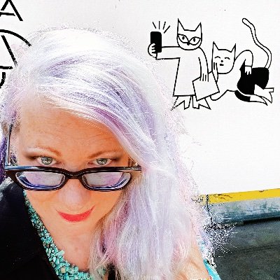 Enlighten. Empower. Purr. 🇨🇦🇺🇸🇫🇮 INFJ/Empath Layla Morgan Wilde: Cat expert/author/Shamanic Artist/Tarot 🔮Nonprofit book Black Cats Tell All on sale now.