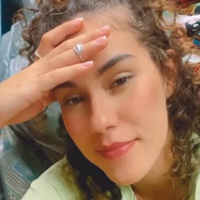 Luannaaragao's profile picture. Vim pela fofoca.