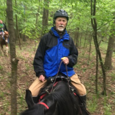 Husband, father, psychologist, loves tennis, riding horses and biking.