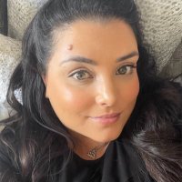 roslyn lerena (@rosbuni) Twitter profile photo
