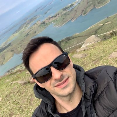 👨⚕️| Farmacêutico Clínico 👨🏫| Me. Ciências Farmacêuticas 👮♂️| Pós Segurança Pública ✝️| Cristão 🥰| Casado 👸| Pai 📍| SP🔁PR