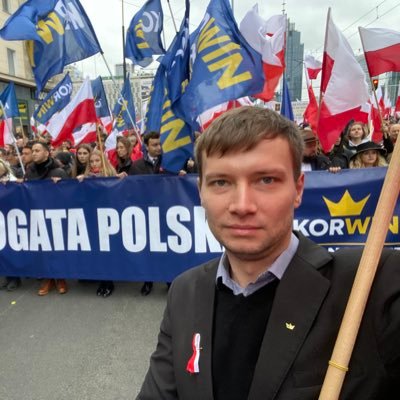 Inż. elektryk, Honorowy Dawca Krwi, mieszkaniec Ochoty.