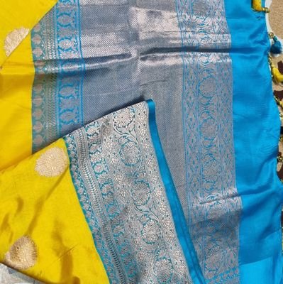 ParijatBoutique's profile picture. This is a antique  prelove saree saler