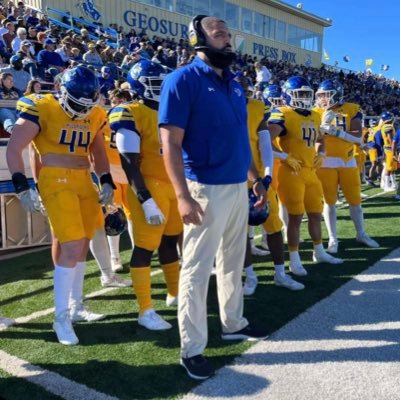 Coach. Husband. Father. Motivator. Defensive Line Coach at Southern Arkansas University ⛓TRENCHMOB⛓