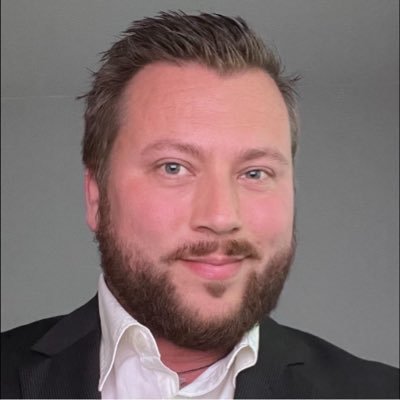 Piorre82's profile picture. Politik handlar inte om vänster eller höger utan att gå framåt