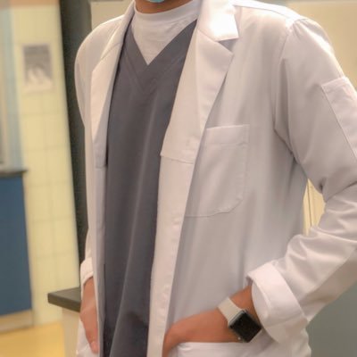 تخذلُنا الحياة ، و يُساندنا لُطف الله ، لقب #صاحب_أثر بمؤسسة مسك @MiskKSA. A student 💉👨🏻‍⚕️. 📚انسان أضاع عقله من كثرة القراءة . #كتب_حسن📚