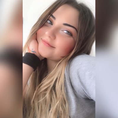 yagmurrellaa1's profile picture. İnan Hiç Fark Etmez.