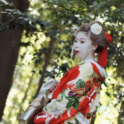 ちょこちょこ神社のお手伝い⛩篳篥（雅楽）を吹きます。三度の飯より神輿好き！
今泉八坂神社キャラクター「神社ちゃこ」を描いてる人😺イラストレーター✨フリーカメラマン📷ご依頼お待ちしています✨
※営業妨害は法的措置いたします
※無言フォローはほぼブロック
※写真無断転載禁止(二荒山神社の画像は神社さんに寄贈しています)