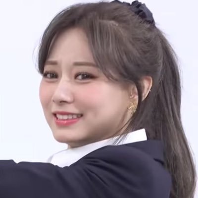 쯔를생각해 ^⸝⸝o̴̶̷̤ ·̫ o̴̶̷̤⸝⸝^♩