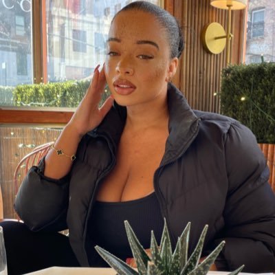 CharlestonAddr1's profile picture. 