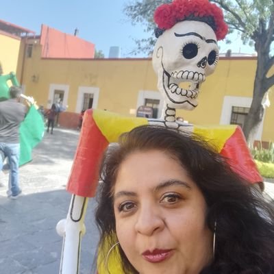 Coyoacanense 100%, activista , ocupada por construir un mejor Coyoacán.