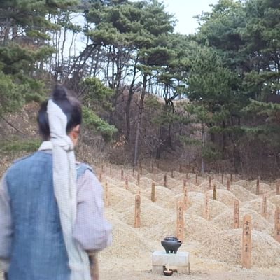 성큐를 좋아하는 그냥 지나가고 있는 착호군출신의 평범한 사람이오.