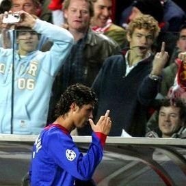 caarlitooooss's profile picture. 