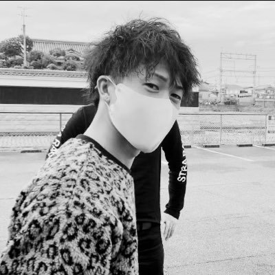 factoryworker28's profile picture. おもろい人生に祝杯を