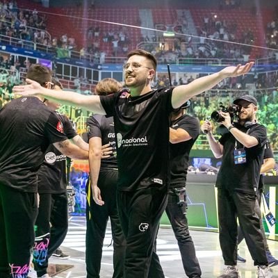 Torcedor do Fluxo | fã do @arTcsgo | me segue ai pra receber vários memes! 🇧🇷🐶
adm: @Soareskkkjj
