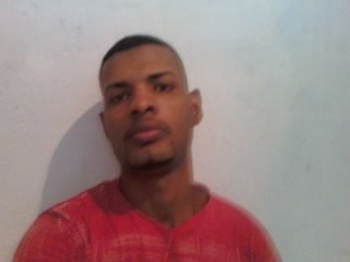 sou bem simpatico gosto de balada ,surf pratico academia