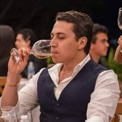Abogado y Deportista.