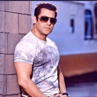 die heart fan of Bollywood real tiger  ka
    jeete hain Shan see megastar  Salman Khan  ❤️❤️