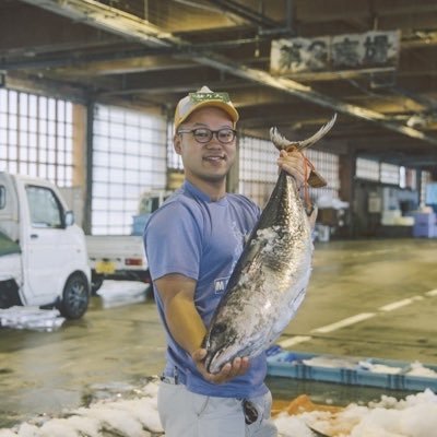 🧏‍♂️佐渡魚市場のせり人
🐟️佐渡の魚をどんどん発信
佐渡魚食活性化を目指して佐渡の魚を使ってPRするイベントをやりたい✨