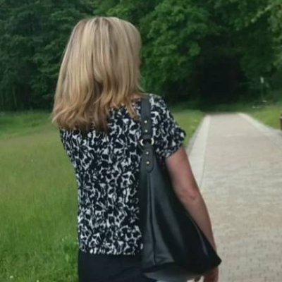 iw_onab's profile picture. Z życia najlepiej odchodzić jak z uczty: 
ani spragniony, ani pijany.

Szczęśliwa żona i mama.