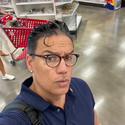 Gilshopguy's profile picture. Gay friendly Puerto Rican