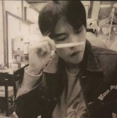 aijingerd's profile picture. 你要相信在未来会发生的事，在未来就会发生。