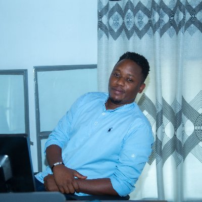 Holder of a bachelor's degree in networks engineering at University of Lake Tanganyika in Burundi.

Now working for @Mirego as Social Media Designer.