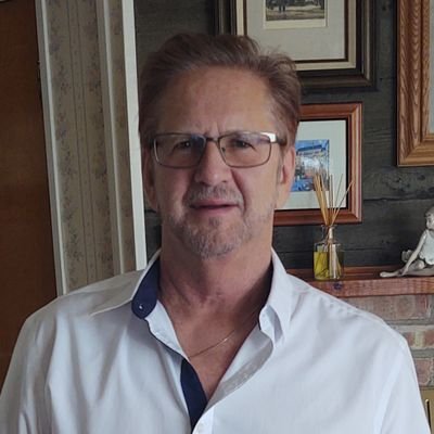 William42326712's profile picture. 