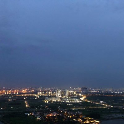 Hihihaha3979's profile picture. Bee like