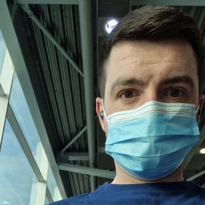 Elliottmomo's profile picture. London born