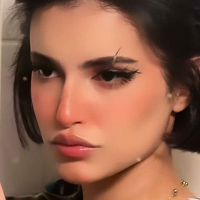 Eman9_12's profile picture. 