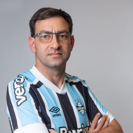 Dá-lhe Grêmio, o Suárez sentiu a paixão da torcida tricolor,  nenhuma e mais fiel!!!🇪🇪🇧🇼