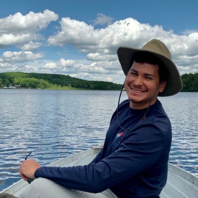 PhD student at the University of Pittsburgh, Aquatic Ecologist, & SFS Emerge Alum. Proud first-gen Salvadoran.
