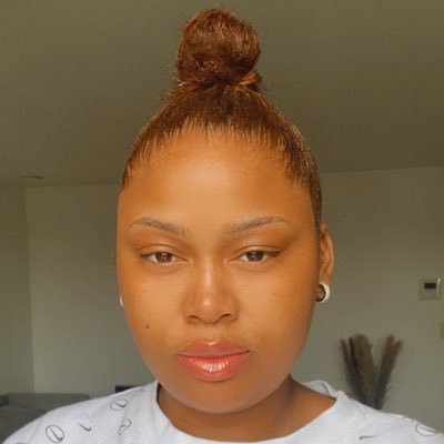 ALEXAND26737989's profile picture. une femme forte