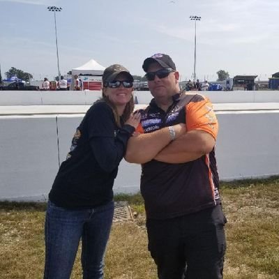 self proclaimed coyote whisperer🐾🐺⚰
lover of being outdoors will hunt for food. short track racing enthusiast. 🦃🦌🦆 🏁🏁