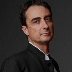 Pianista. President de l'Associació Joan Manén. Vicepresident de l'ACIMC. Apassionat de la recerca i difusió del patrimoni musical català.