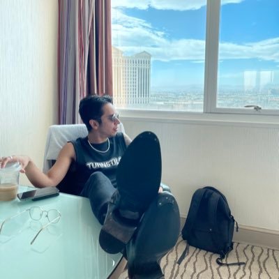 lildvlpr's profile picture. Software Engineer in fintech. Expert Spotify playlist namer.